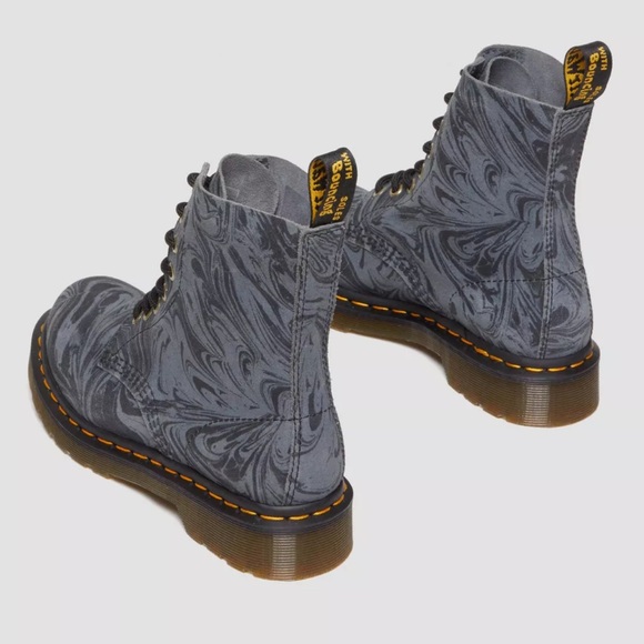 Doc Martens Boots 🖤 - Picture 8 of 11